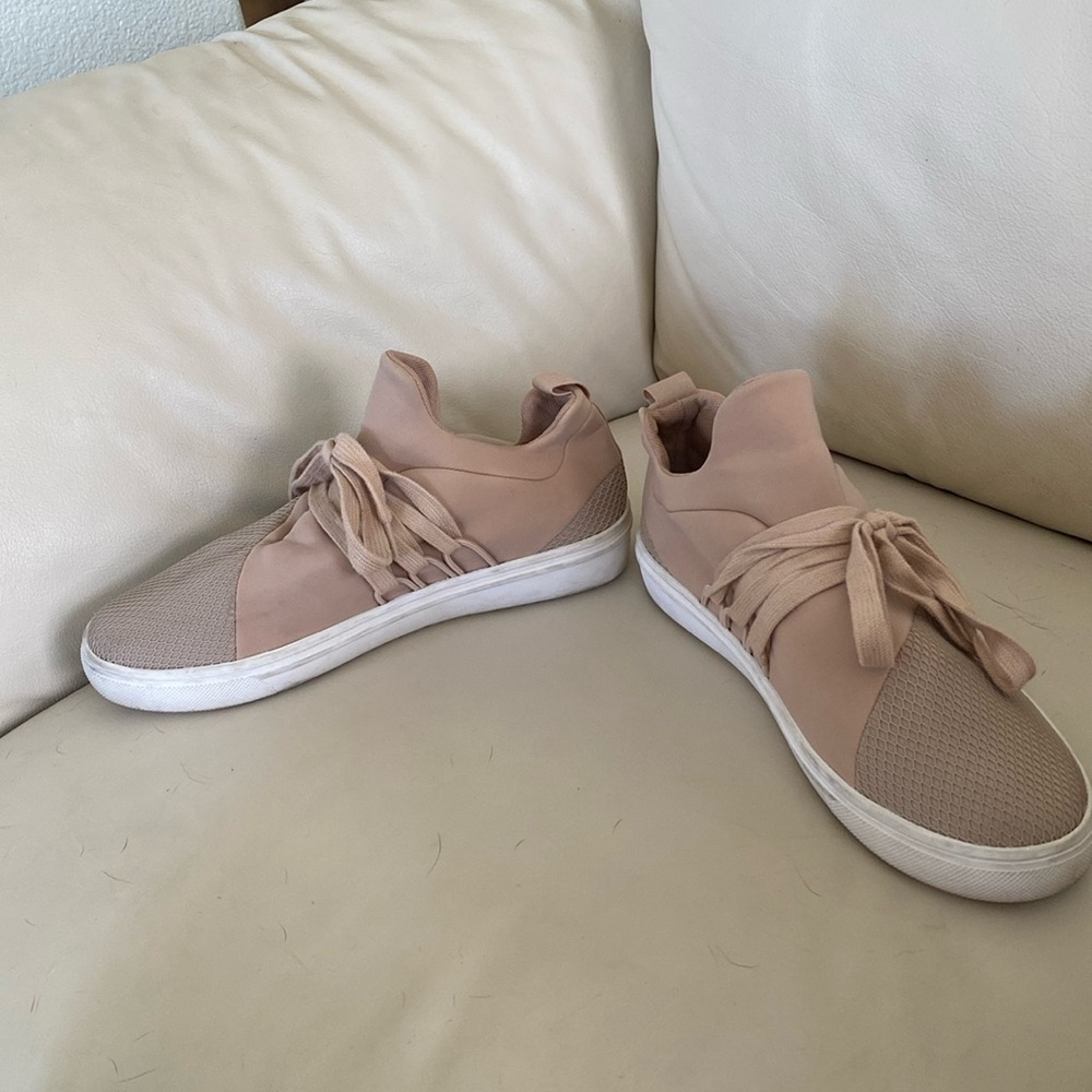 Shoes pink salmon w/ laces ties  Steve Madden  size 9